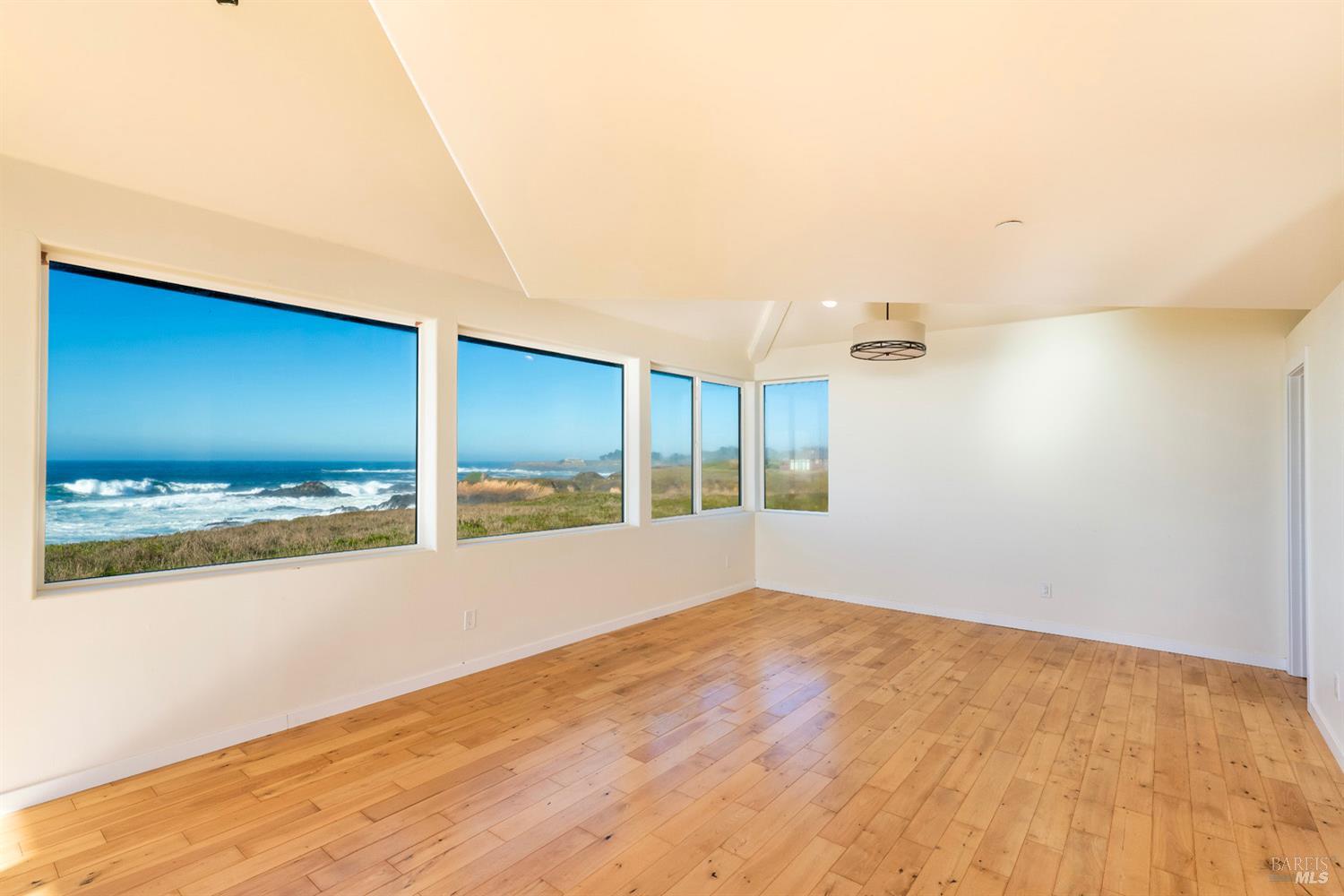 Detail Gallery Image 9 of 63 For 45525 S Caspar Dr, Mendocino,  CA 95460 - 1 Beds | 2 Baths