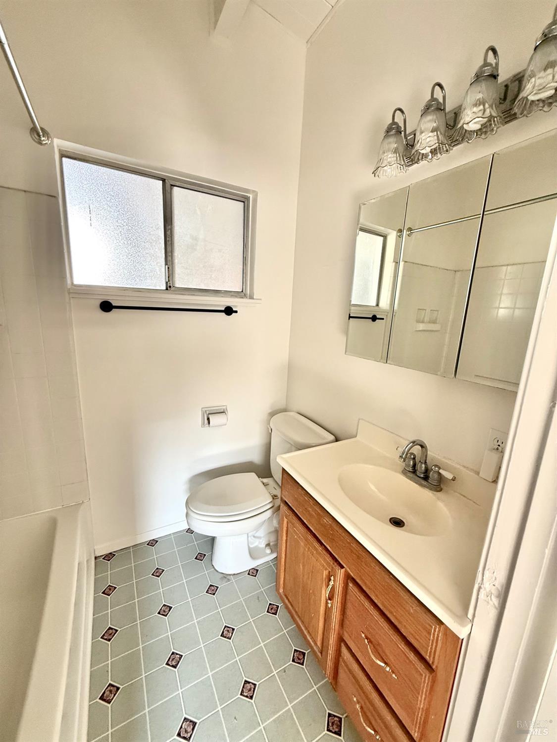 Detail Gallery Image 15 of 24 For 240 S 7th St, Dixon,  CA 95620 - 3 Beds | 2 Baths