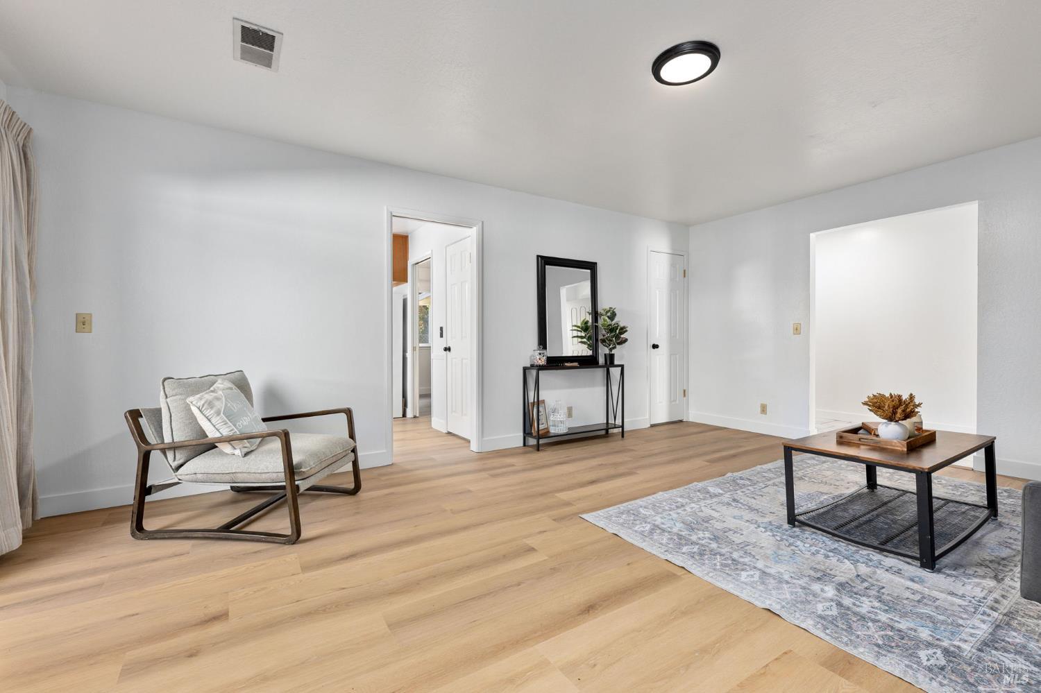 Detail Gallery Image 6 of 36 For 729 Brookside Dr, Vacaville,  CA 95688 - 3 Beds | 2 Baths