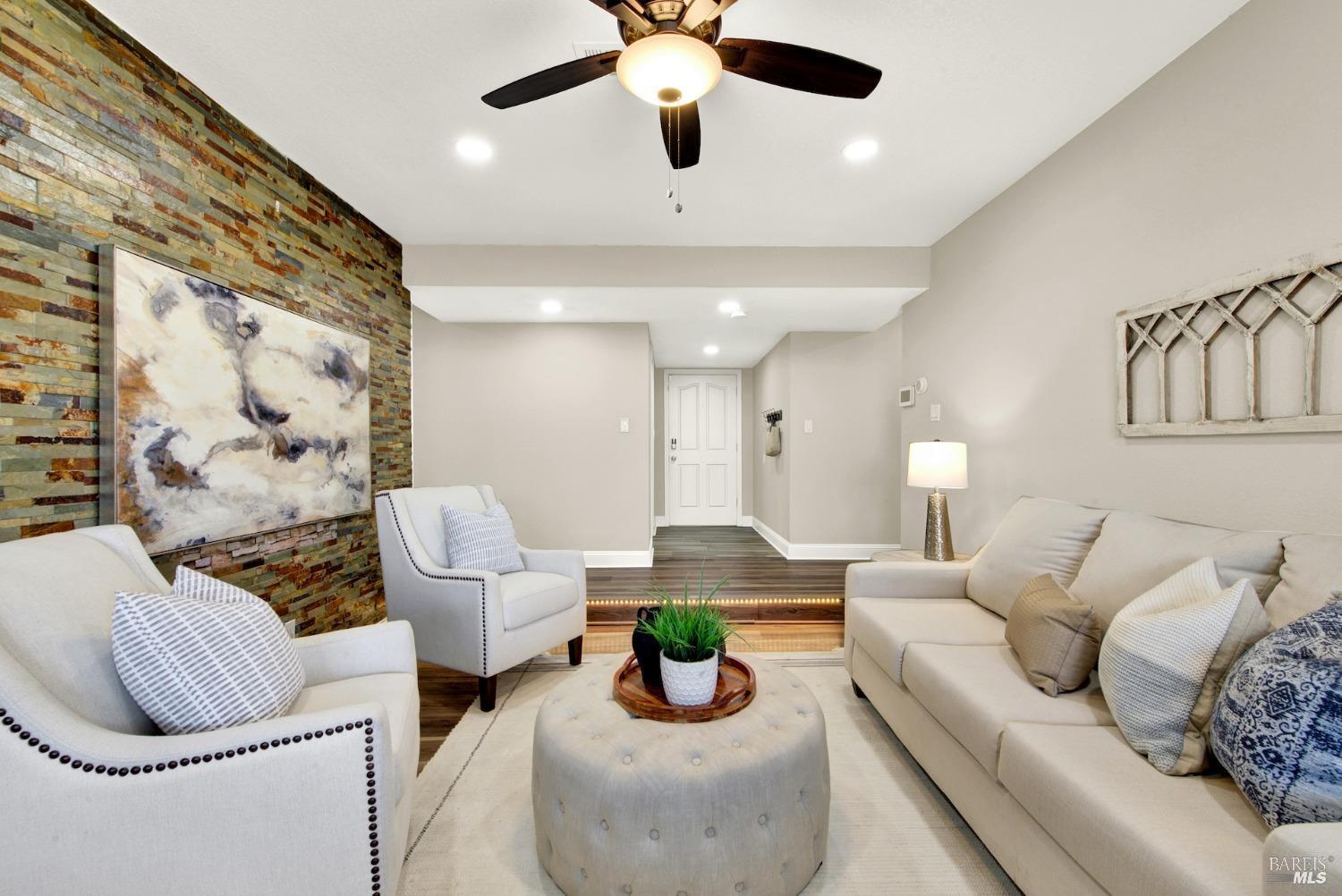 Detail Gallery Image 5 of 11 For 314 Tulip St, Fairfield,  CA 94533 - 3 Beds | 2 Baths