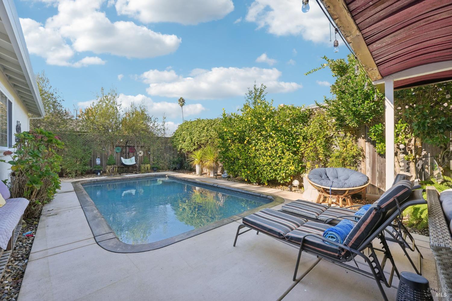 Detail Gallery Image 40 of 64 For 4233 Brookshire Cir, Santa Rosa,  CA 95405 - 4 Beds | 2 Baths