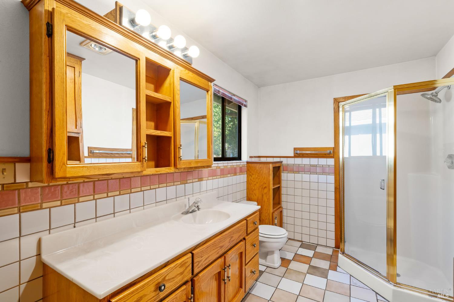 Detail Gallery Image 13 of 31 For 408 Boyes Blvd, Sonoma,  CA 95476 - 3 Beds | 2 Baths