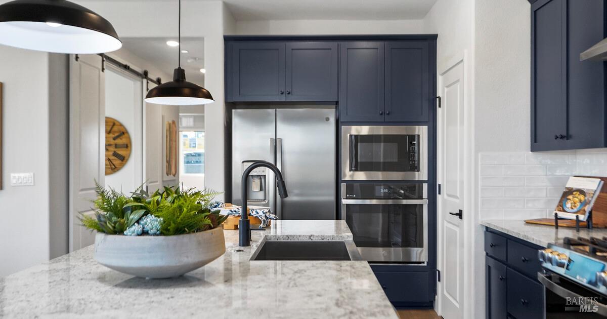 Detail Gallery Image 4 of 25 For 335 Fable Ct, Dixon,  CA 95620 - 2 Beds | 2 Baths