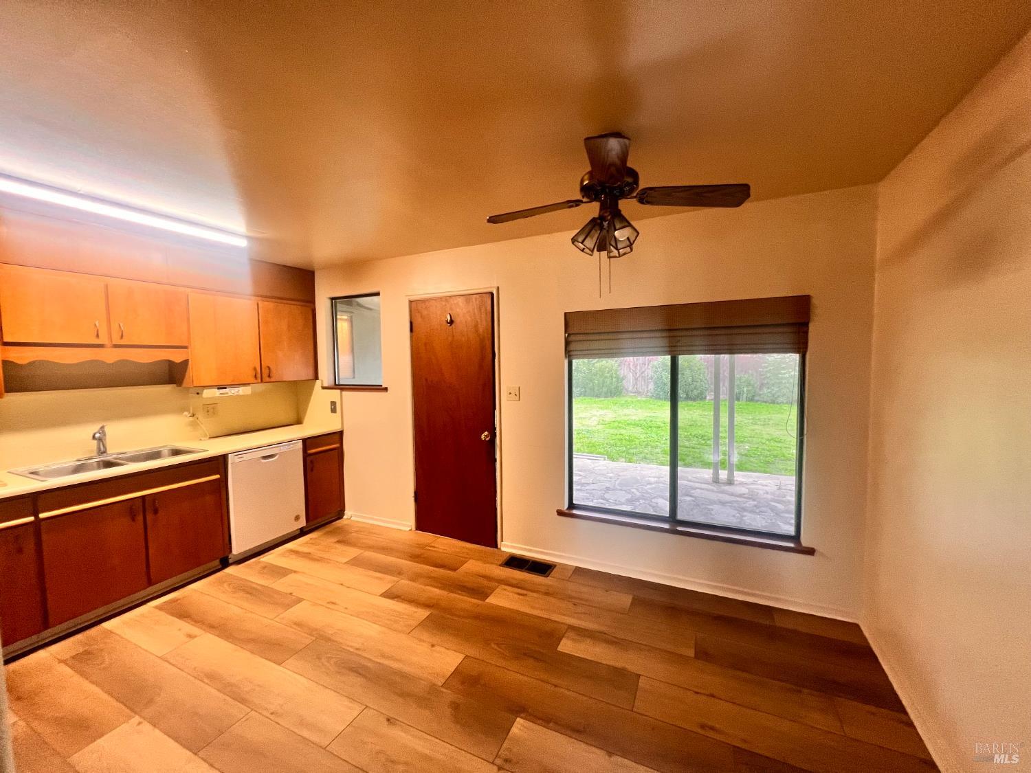 Detail Gallery Image 8 of 29 For 269 Crescent Dr, Rio Vista,  CA 94571 - 3 Beds | 1/1 Baths