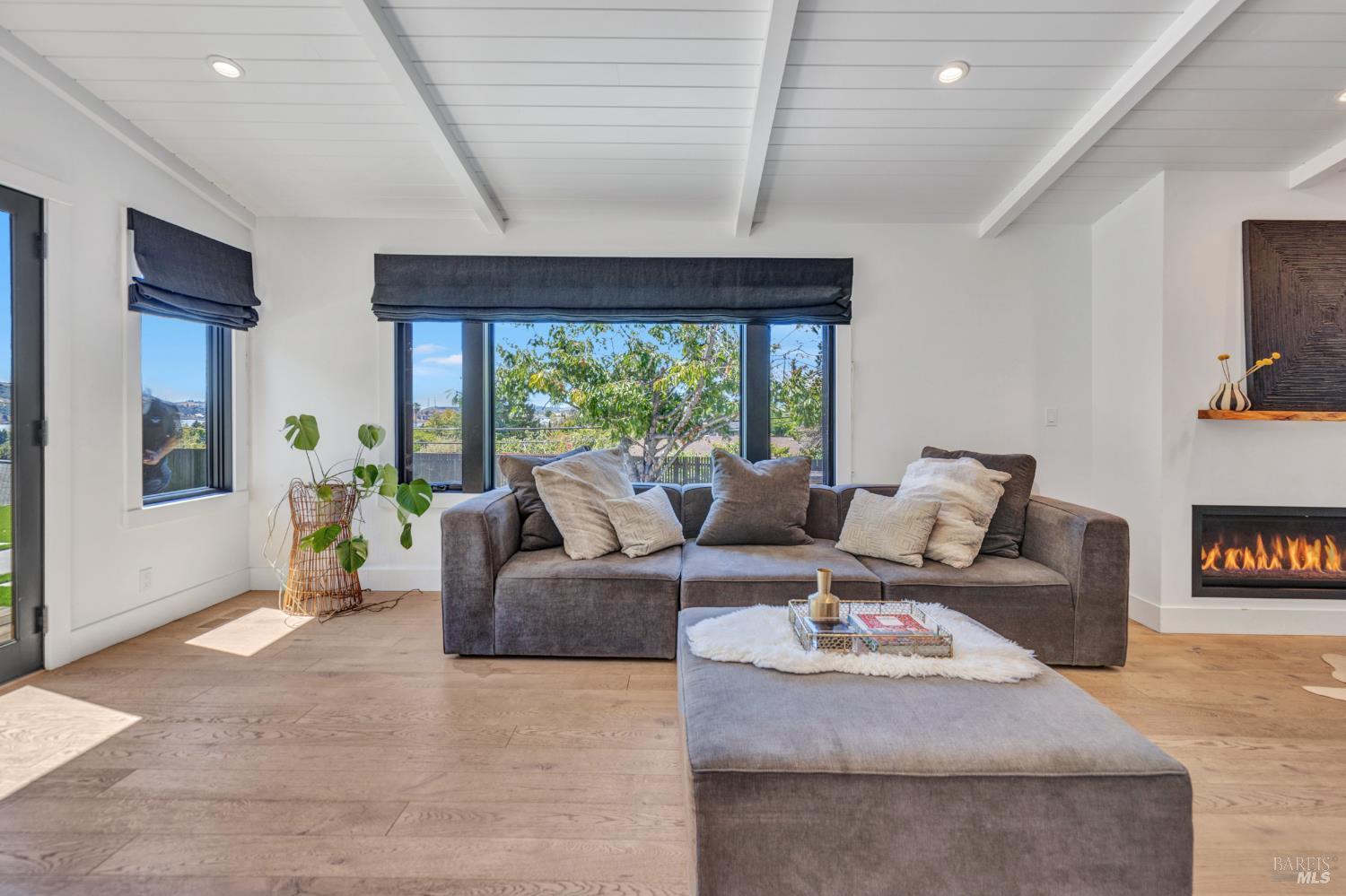 Detail Gallery Image 17 of 53 For 496 Raymond Dr, Benicia,  CA 94510 - 3 Beds | 2 Baths