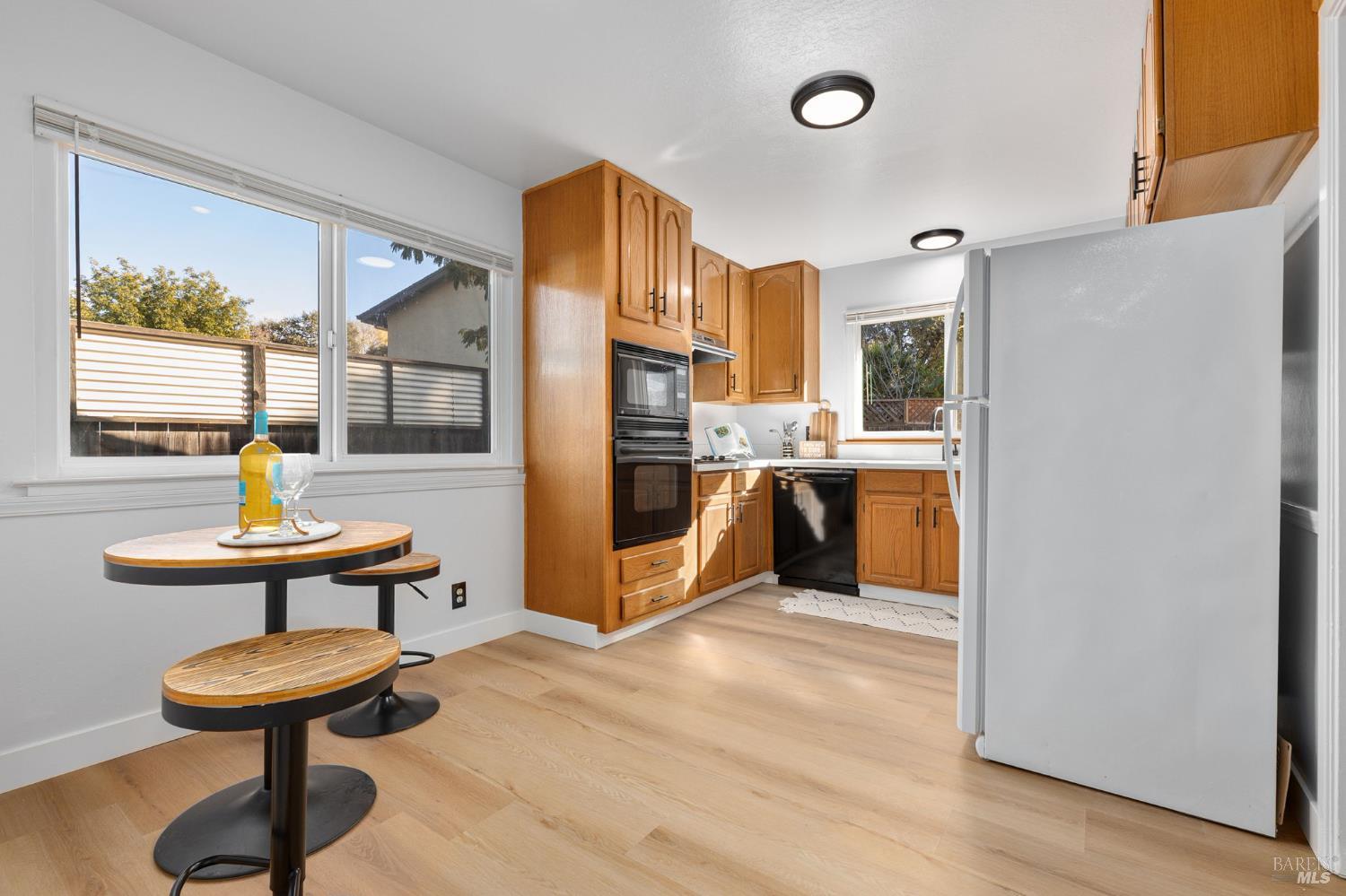 Detail Gallery Image 7 of 36 For 729 Brookside Dr, Vacaville,  CA 95688 - 3 Beds | 2 Baths