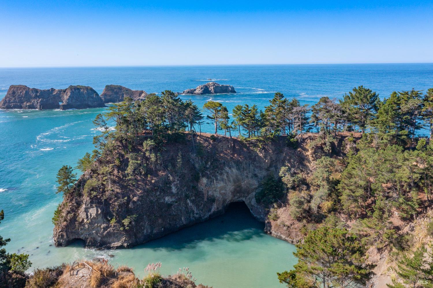 Detail Gallery Image 14 of 77 For 5420 S Highway 1 Unkn, Elk,  CA 95432 - 2 Beds | 3 Baths