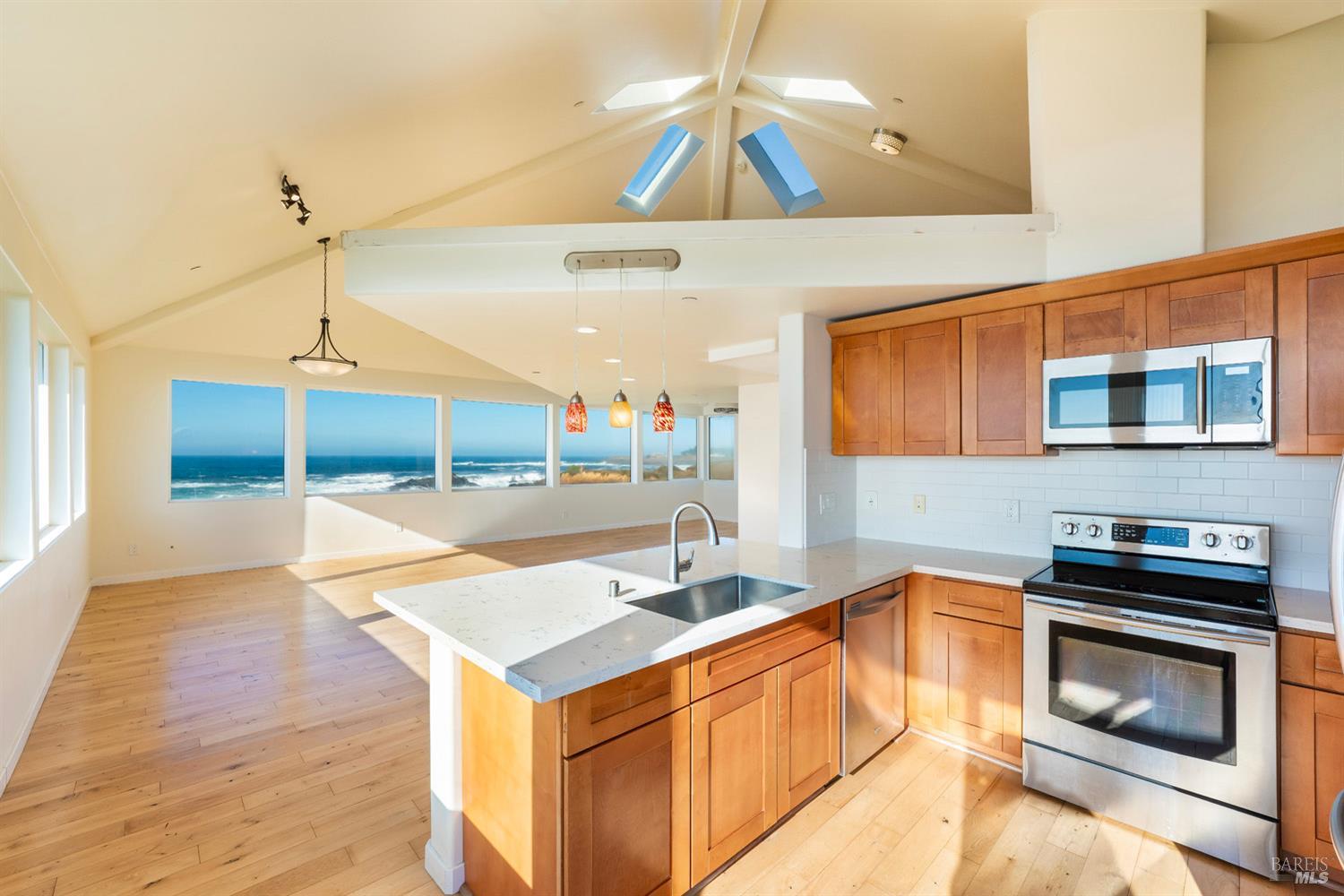 Detail Gallery Image 15 of 63 For 45525 S Caspar Dr, Mendocino,  CA 95460 - 1 Beds | 2 Baths