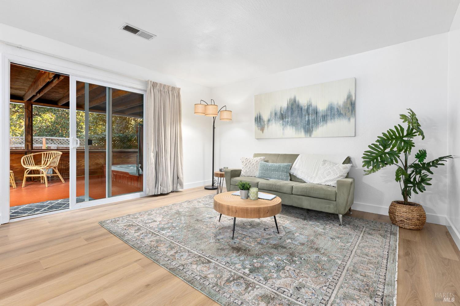 Detail Gallery Image 10 of 36 For 729 Brookside Dr, Vacaville,  CA 95688 - 3 Beds | 2 Baths