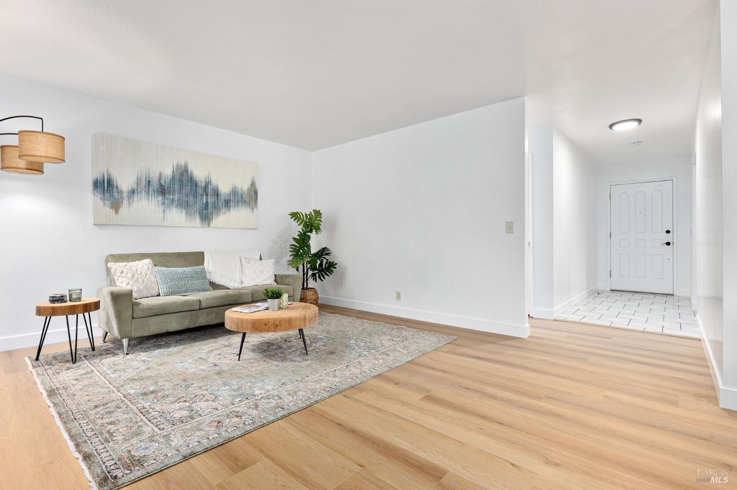 Detail Gallery Image 12 of 36 For 729 Brookside Dr, Vacaville,  CA 95688 - 3 Beds | 2 Baths