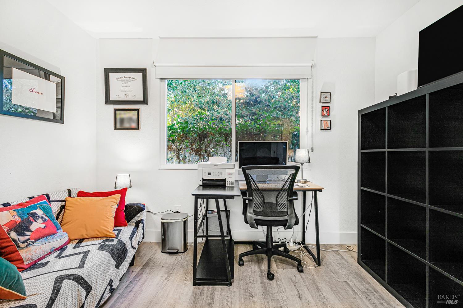 Detail Gallery Image 21 of 31 For 1927 Calavaras Dr, Santa Rosa,  CA 95405 - 3 Beds | 2 Baths