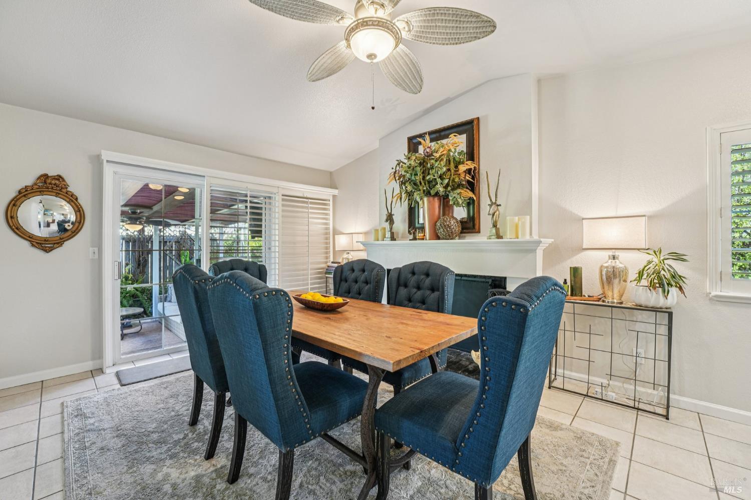 Detail Gallery Image 4 of 64 For 4233 Brookshire Cir, Santa Rosa,  CA 95405 - 4 Beds | 2 Baths