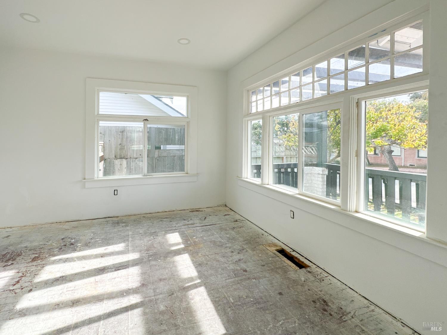 Detail Gallery Image 10 of 23 For 898 W Franklin St, Monterey,  CA 93940 - 5 Beds | 2 Baths