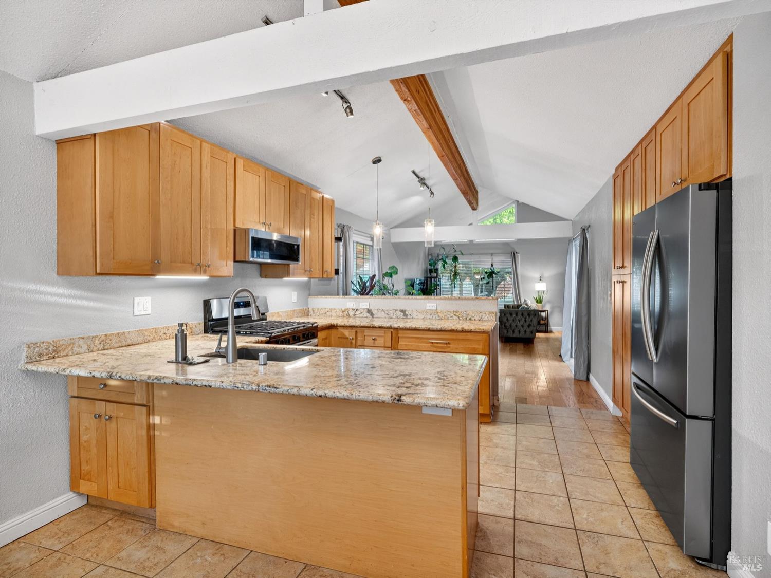 Detail Gallery Image 7 of 43 For 437 Korbel Pl, Santa Rosa,  CA 95409 - 4 Beds | 2 Baths