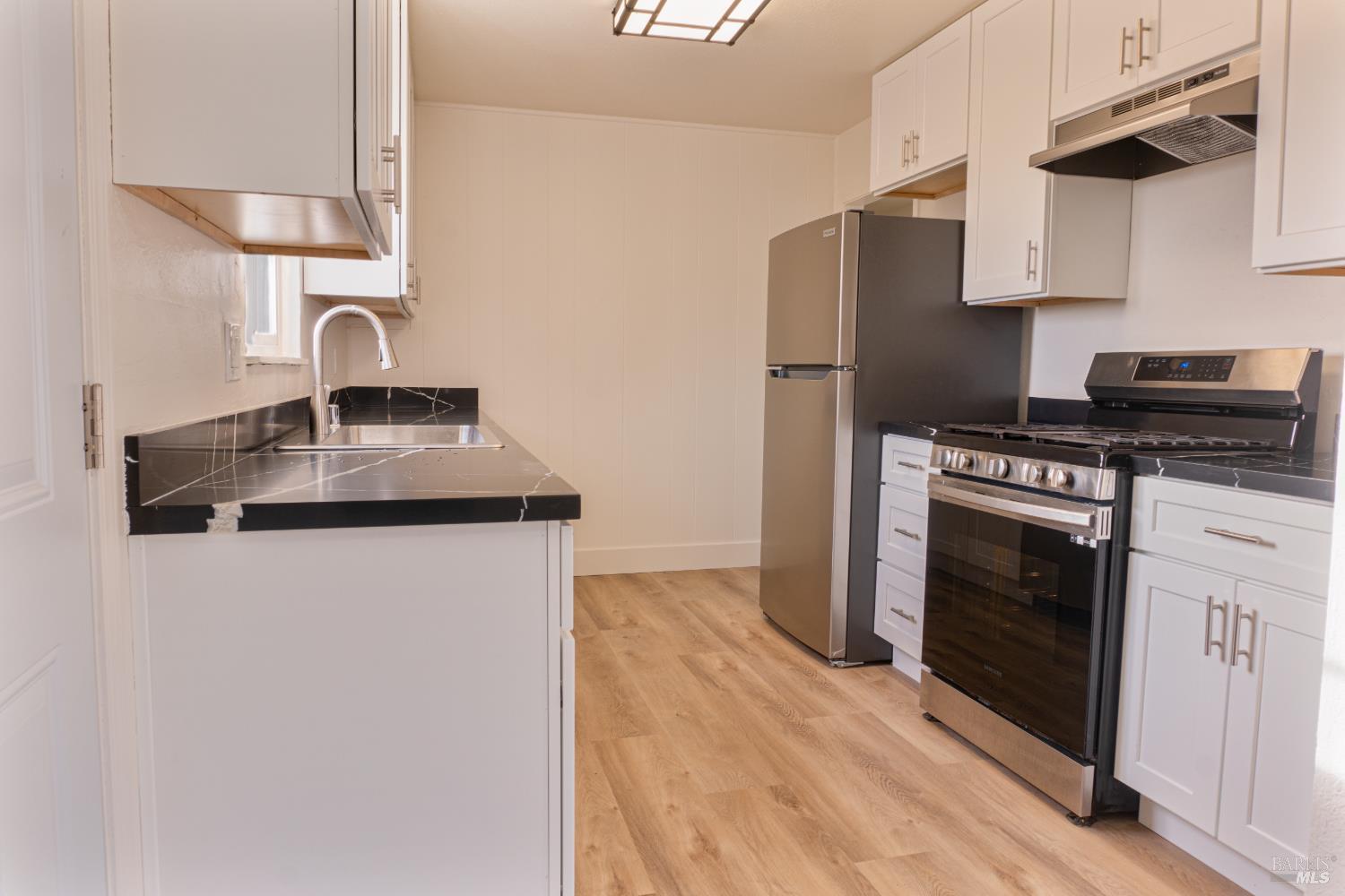 Detail Gallery Image 6 of 27 For 501 Mark Ave, Vallejo,  CA 94589 - 3 Beds | 2 Baths