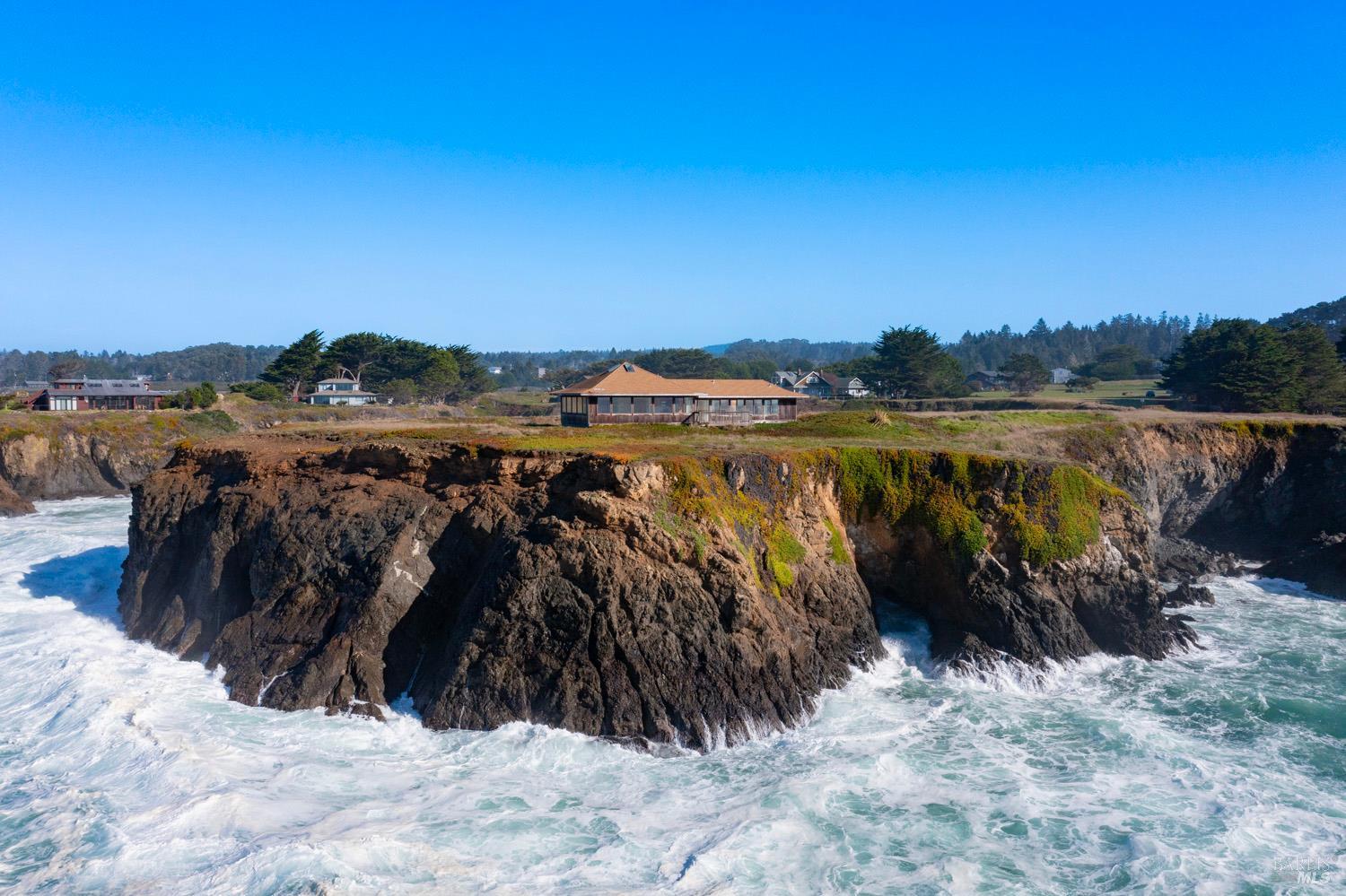 Detail Gallery Image 2 of 63 For 45525 S Caspar Dr, Mendocino,  CA 95460 - 1 Beds | 2 Baths