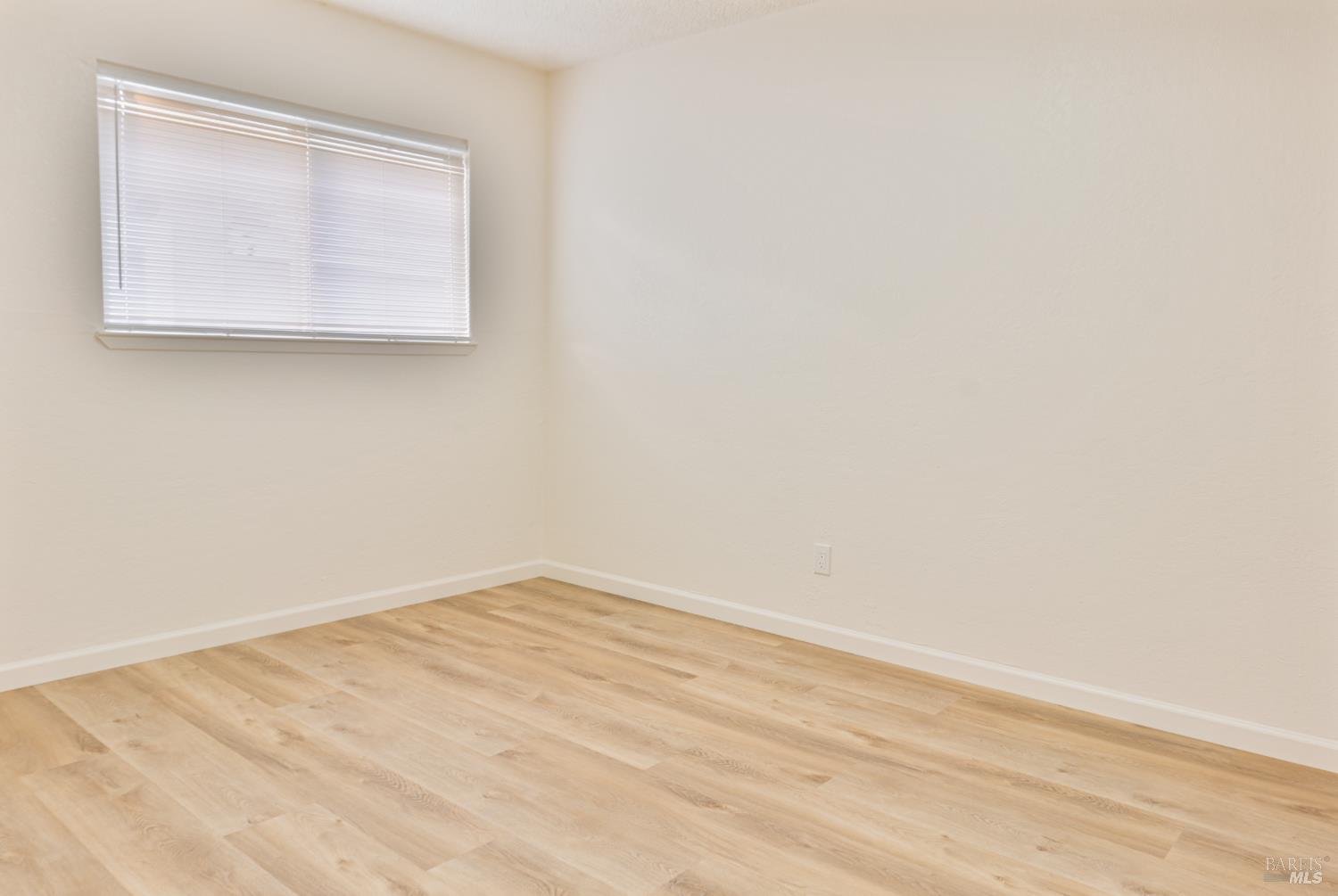 Detail Gallery Image 17 of 27 For 501 Mark Ave, Vallejo,  CA 94589 - 3 Beds | 2 Baths