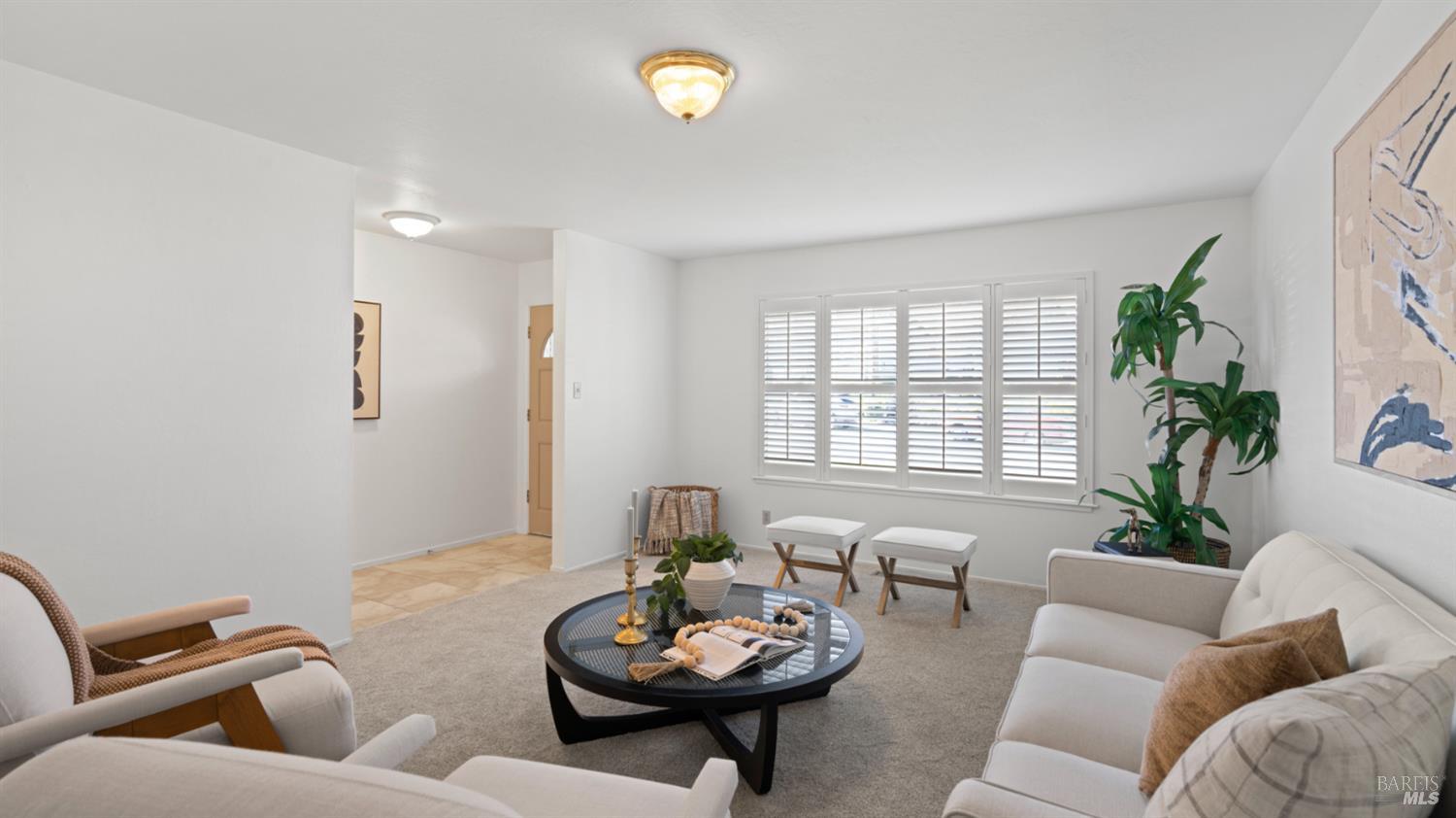 Detail Gallery Image 7 of 40 For 716 Elm Dr, Petaluma,  CA 94952 - 3 Beds | 2 Baths