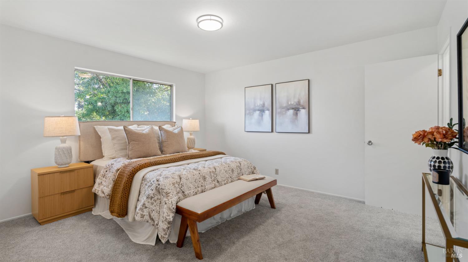 Detail Gallery Image 14 of 40 For 716 Elm Dr, Petaluma,  CA 94952 - 3 Beds | 2 Baths