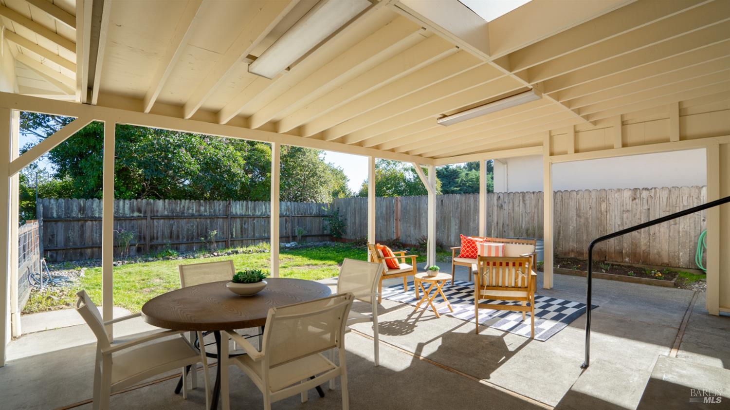 Detail Gallery Image 29 of 40 For 716 Elm Dr, Petaluma,  CA 94952 - 3 Beds | 2 Baths