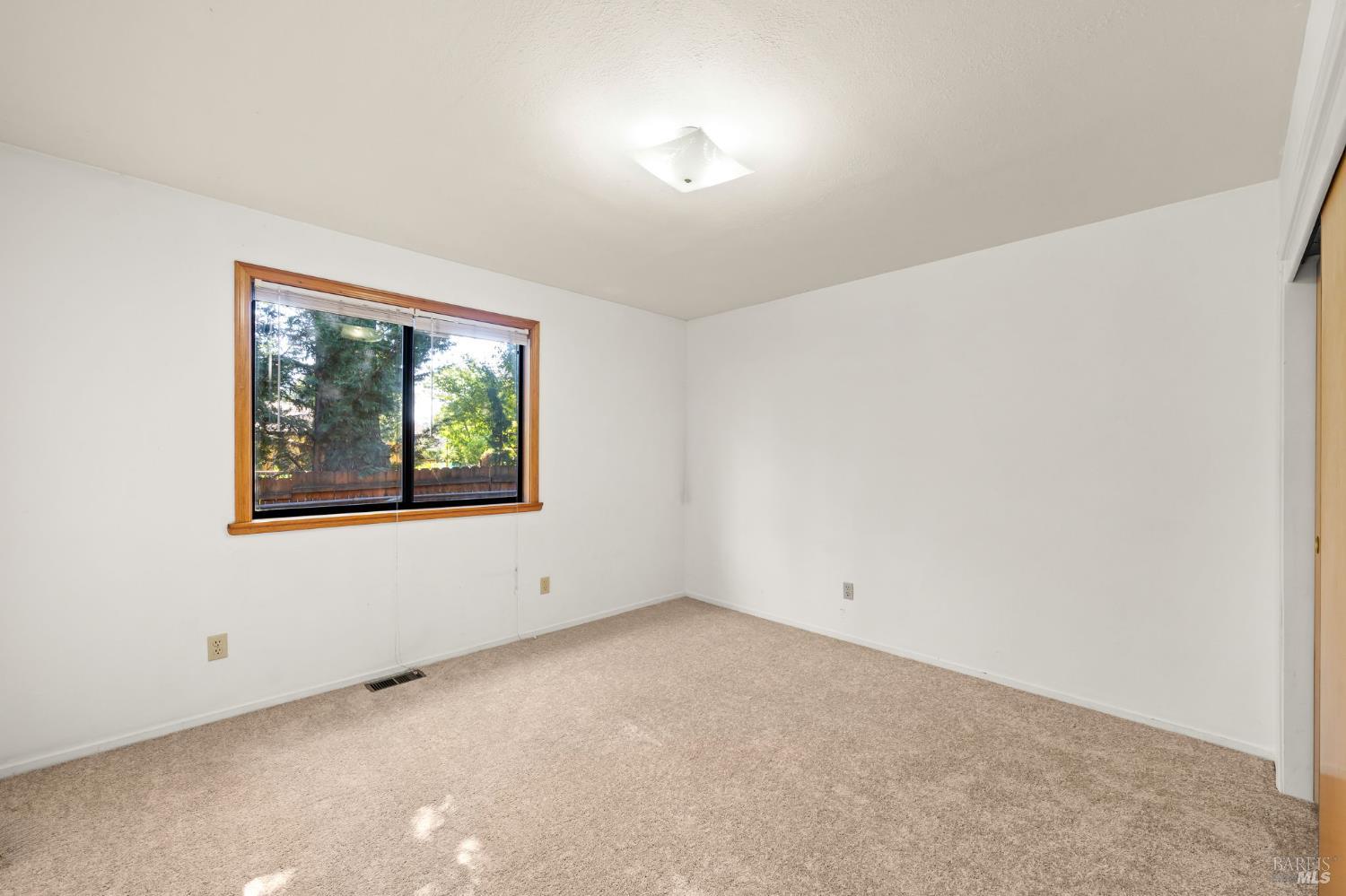 Detail Gallery Image 15 of 31 For 408 Boyes Blvd, Sonoma,  CA 95476 - 3 Beds | 2 Baths