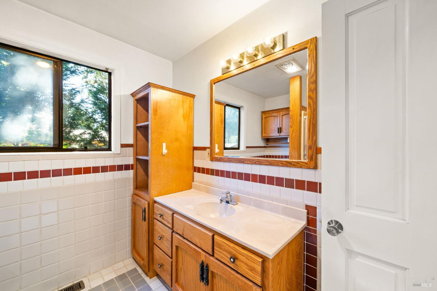 Detail Gallery Image 17 of 31 For 408 Boyes Blvd, Sonoma,  CA 95476 - 3 Beds | 2 Baths