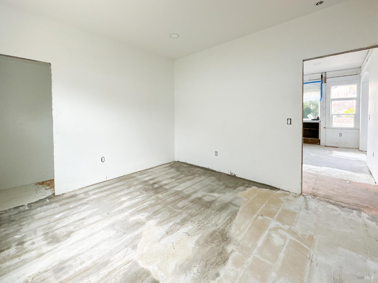 Detail Gallery Image 12 of 23 For 898 W Franklin St, Monterey,  CA 93940 - 5 Beds | 2 Baths