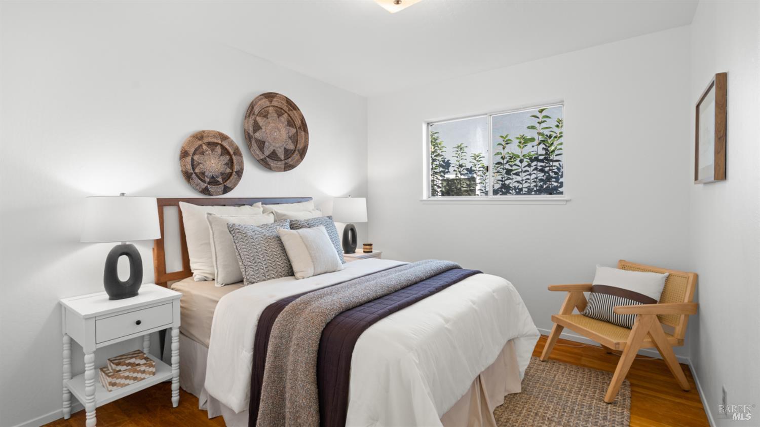 Detail Gallery Image 9 of 40 For 716 Elm Dr, Petaluma,  CA 94952 - 3 Beds | 2 Baths