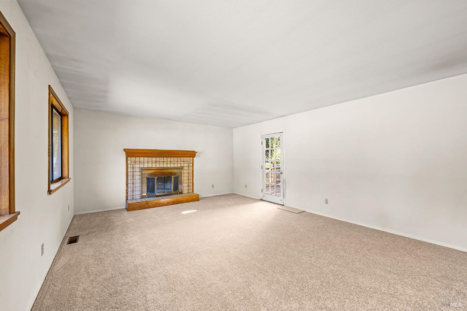 Detail Gallery Image 5 of 31 For 408 Boyes Blvd, Sonoma,  CA 95476 - 3 Beds | 2 Baths