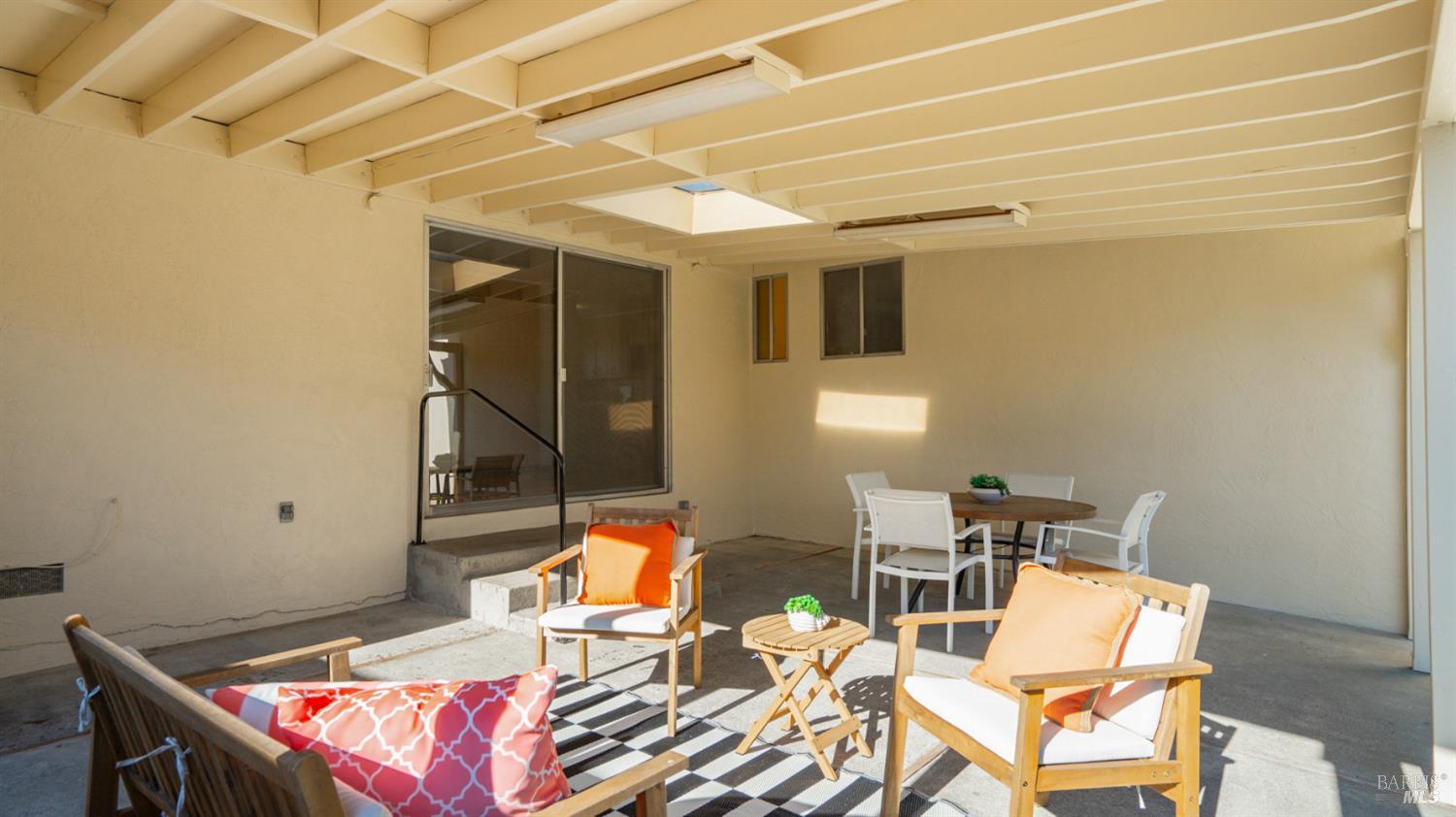 Detail Gallery Image 32 of 40 For 716 Elm Dr, Petaluma,  CA 94952 - 3 Beds | 2 Baths