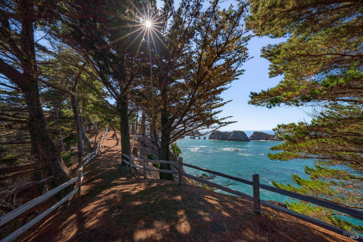 Detail Gallery Image 23 of 77 For 5420 S Highway 1 Unkn, Elk,  CA 95432 - 2 Beds | 3 Baths