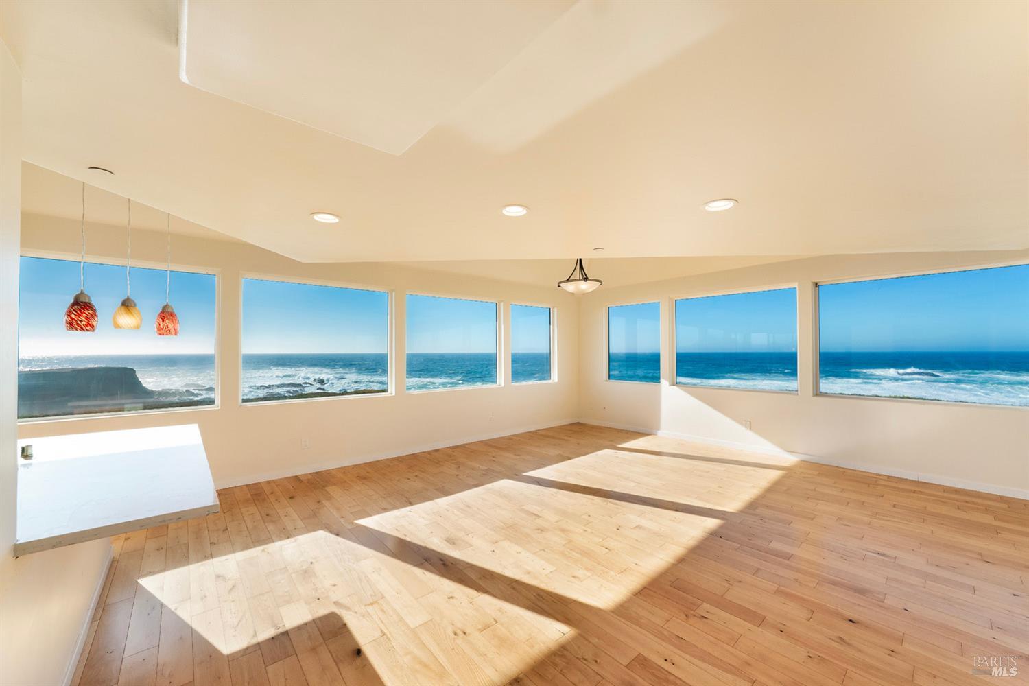 Detail Gallery Image 7 of 63 For 45525 S Caspar Dr, Mendocino,  CA 95460 - 1 Beds | 2 Baths