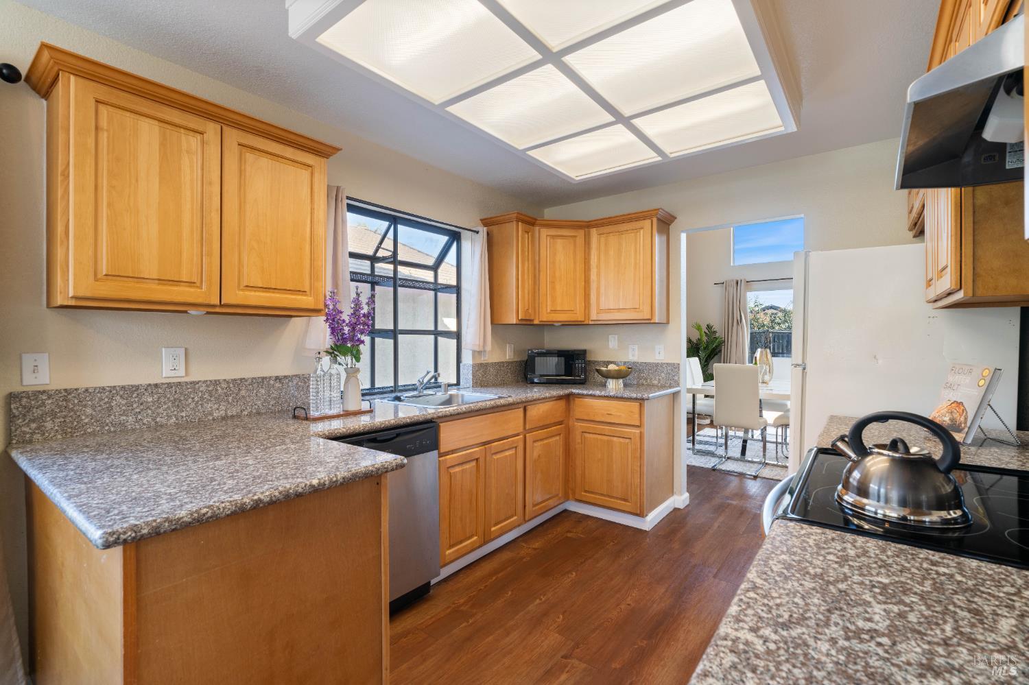 Detail Gallery Image 9 of 44 For 272 Mica Dr, Vallejo,  CA 94589 - 4 Beds | 2/1 Baths