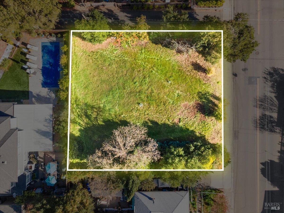 Detail Gallery Image 13 of 19 For 119 Powell Ave, Healdsburg,  CA 95448 - – Beds | – Baths