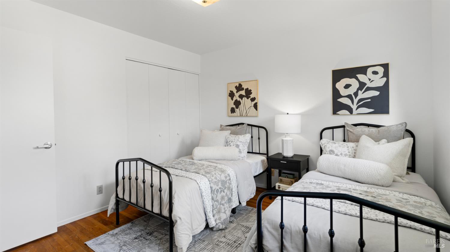 Detail Gallery Image 12 of 40 For 716 Elm Dr, Petaluma,  CA 94952 - 3 Beds | 2 Baths