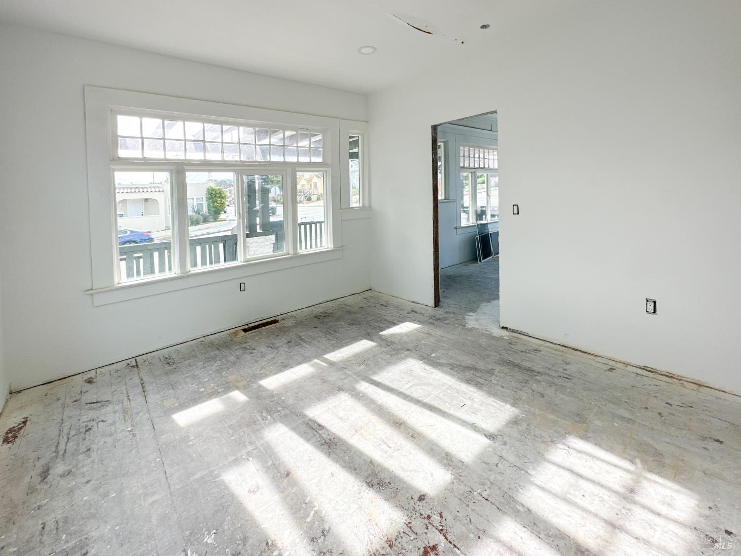 Detail Gallery Image 8 of 23 For 898 W Franklin St, Monterey,  CA 93940 - 5 Beds | 2 Baths