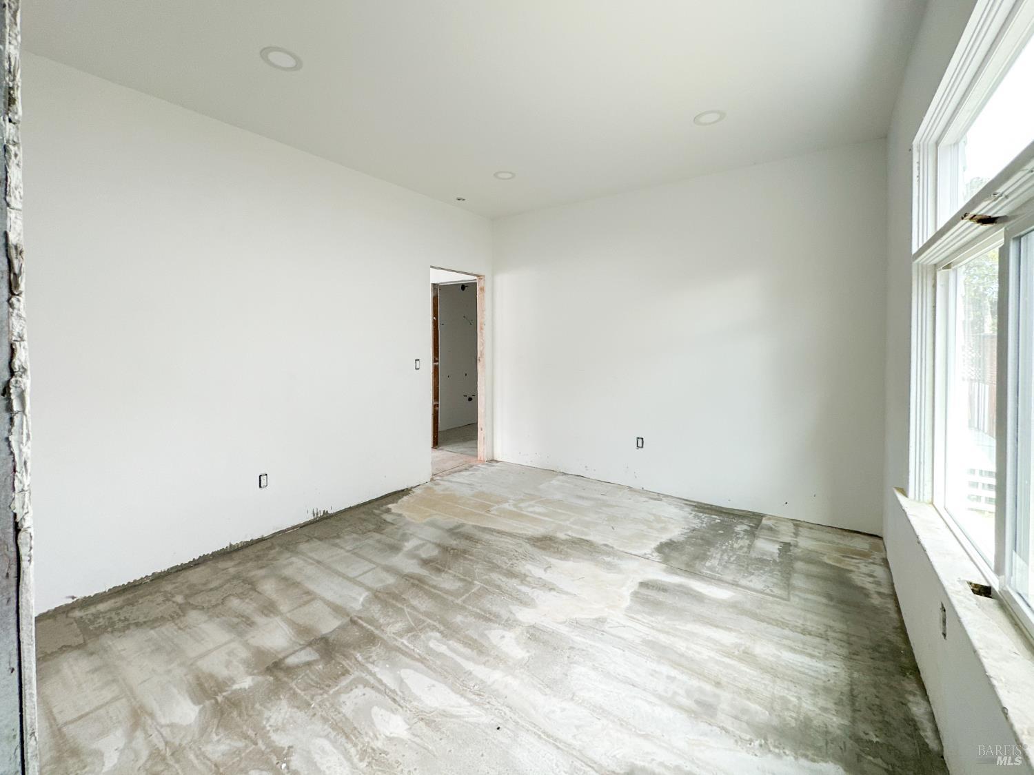 Detail Gallery Image 11 of 23 For 898 W Franklin St, Monterey,  CA 93940 - 5 Beds | 2 Baths