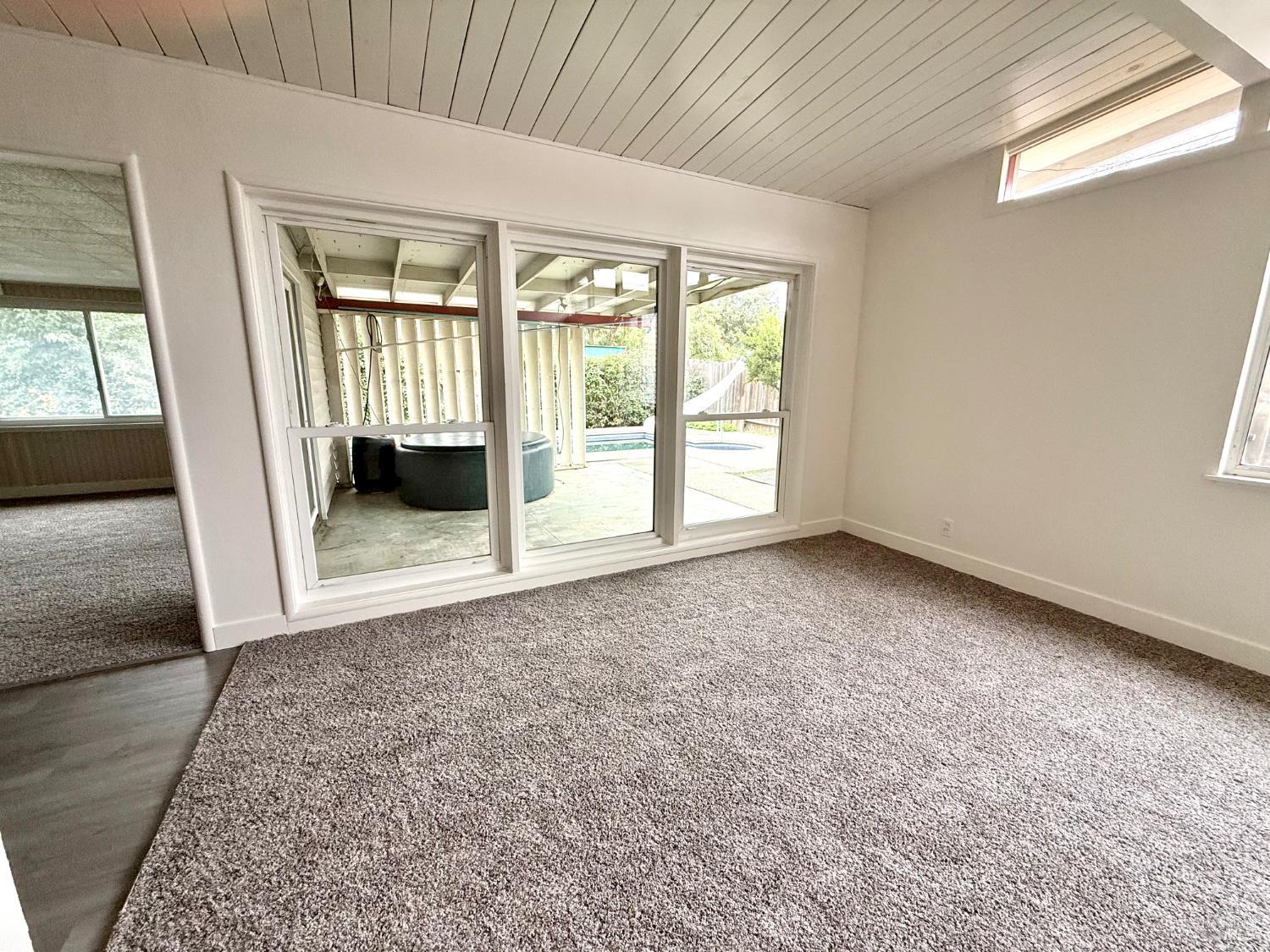 Detail Gallery Image 4 of 24 For 240 S 7th St, Dixon,  CA 95620 - 3 Beds | 2 Baths