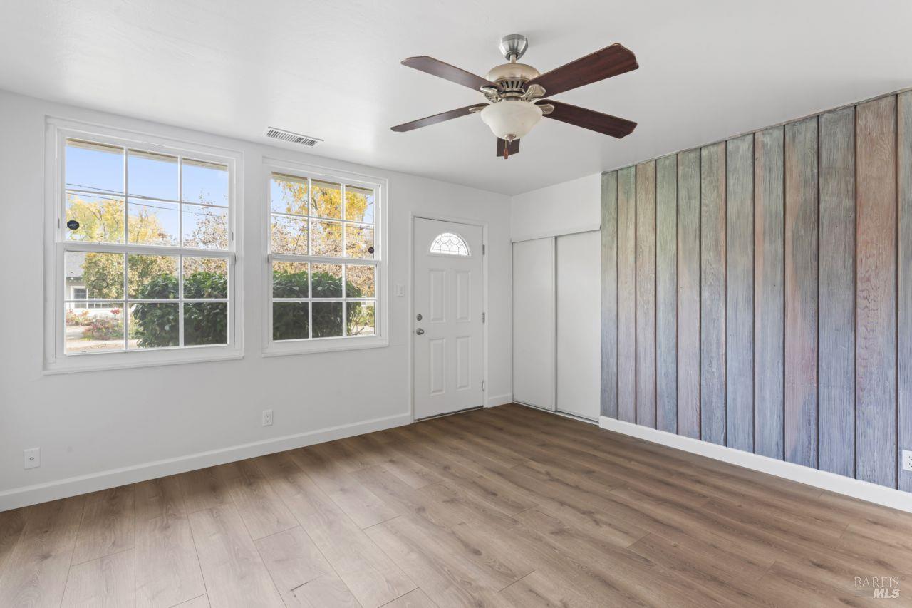 Detail Gallery Image 5 of 24 For 1295 Hemlock St, Napa,  CA 94559 - 3 Beds | 1 Baths