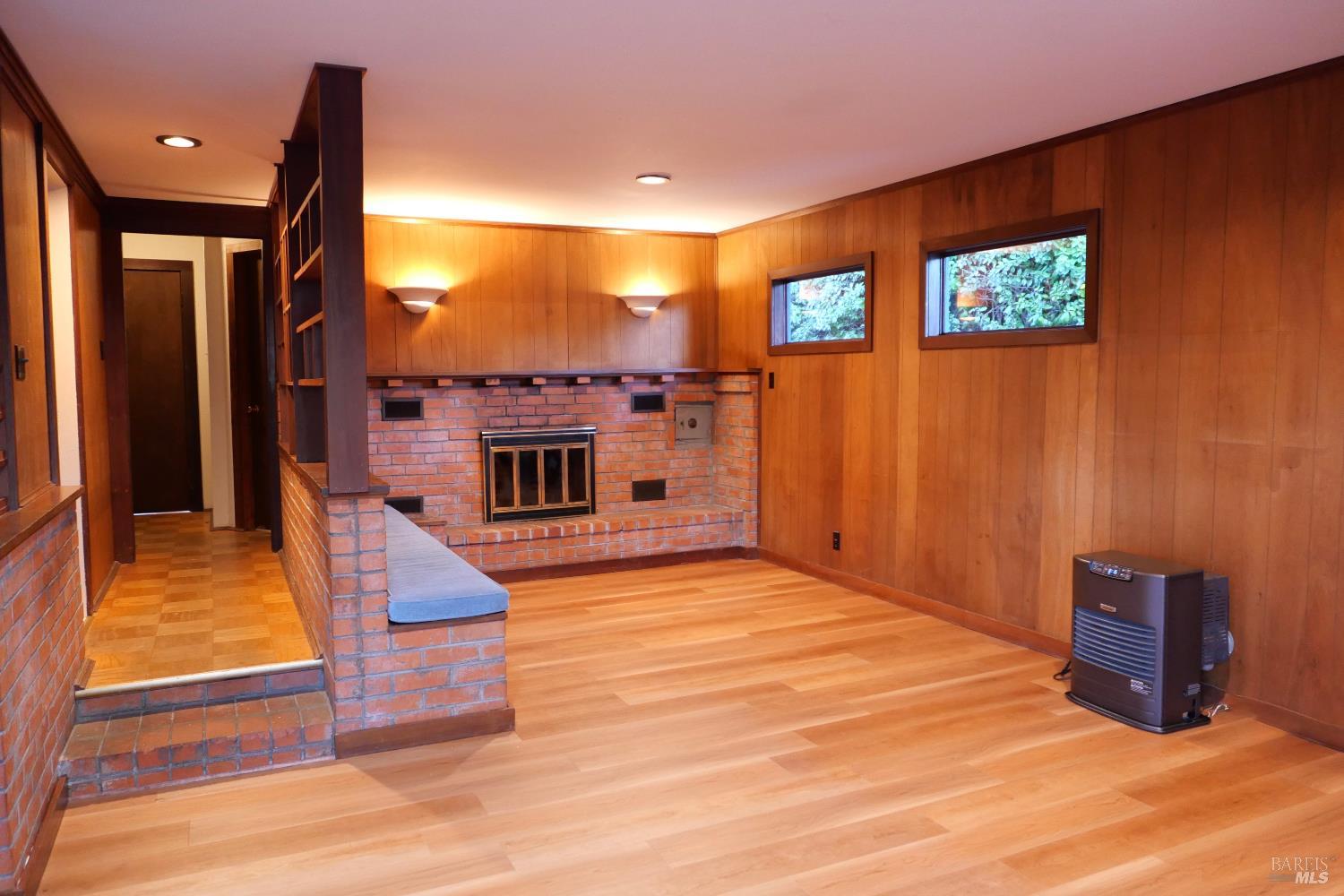 Detail Gallery Image 6 of 29 For 137 Olsen Ln, Fort Bragg,  CA 95437 - 2 Beds | 1 Baths