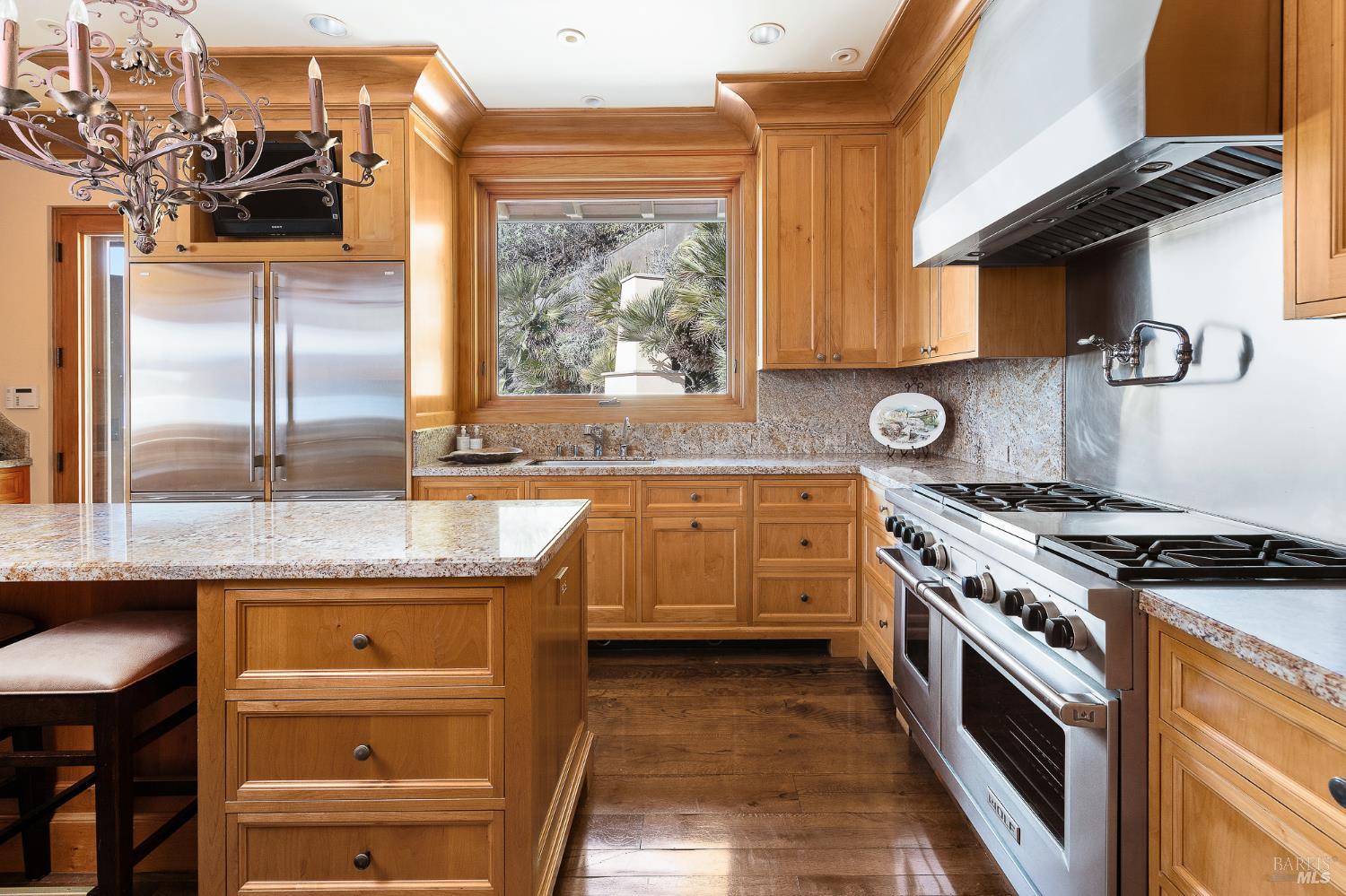 Detail Gallery Image 18 of 75 For 125 Belvedere Ave, Belvedere,  CA 94920 - 5 Beds | 5/5 Baths