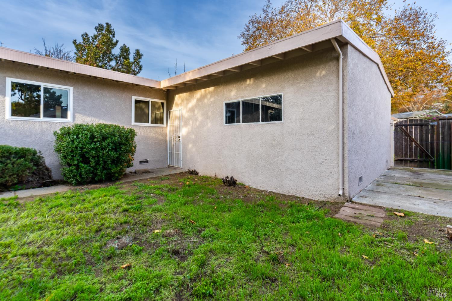 Detail Gallery Image 28 of 34 For 103 Sandalwood Ct, Vallejo,  CA 94591 - 3 Beds | 1 Baths