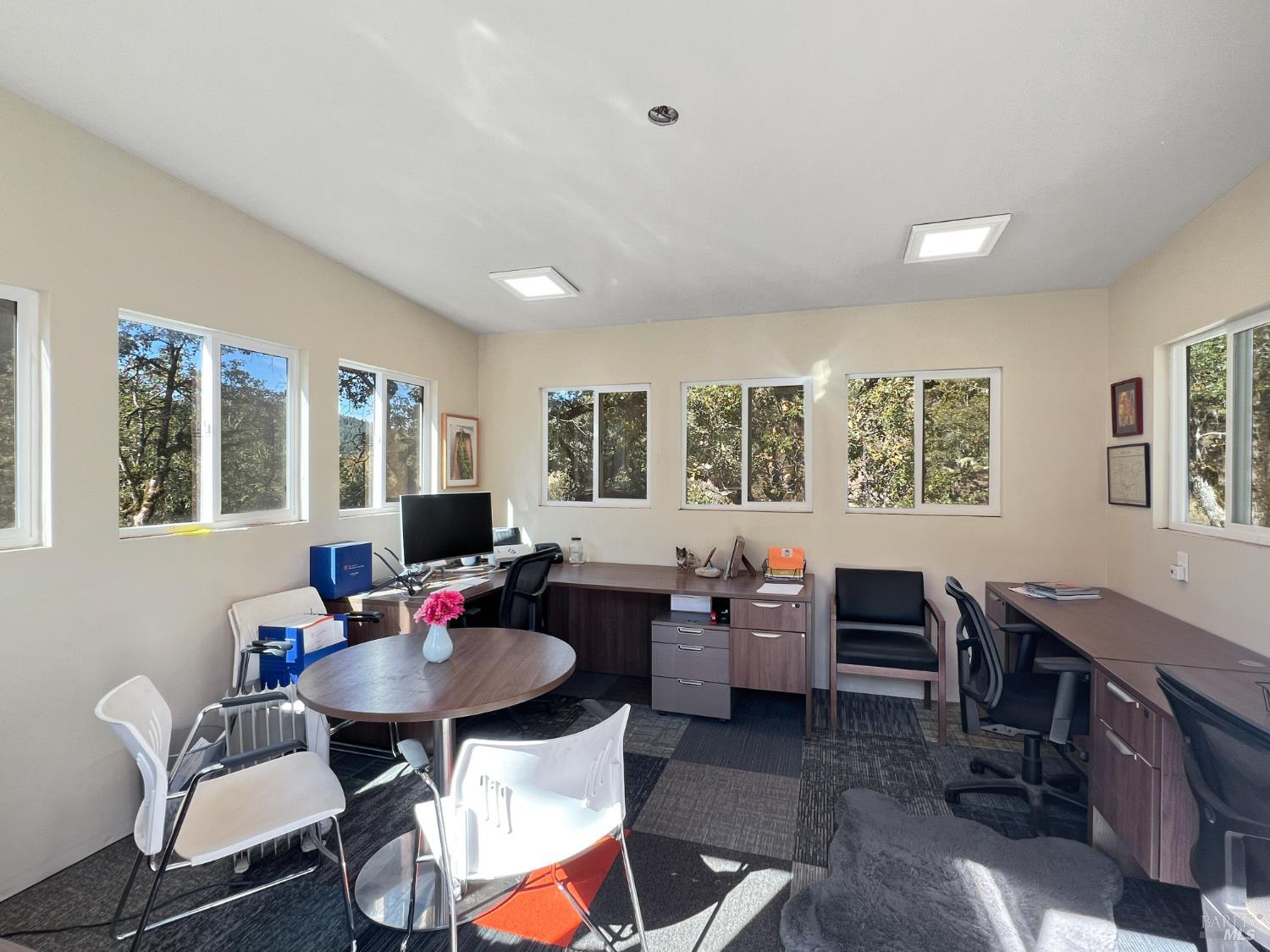 Detail Gallery Image 9 of 11 For 8600 Cave Creek Rd, Redwood Valley,  CA 95470 - 3 Beds | 2 Baths