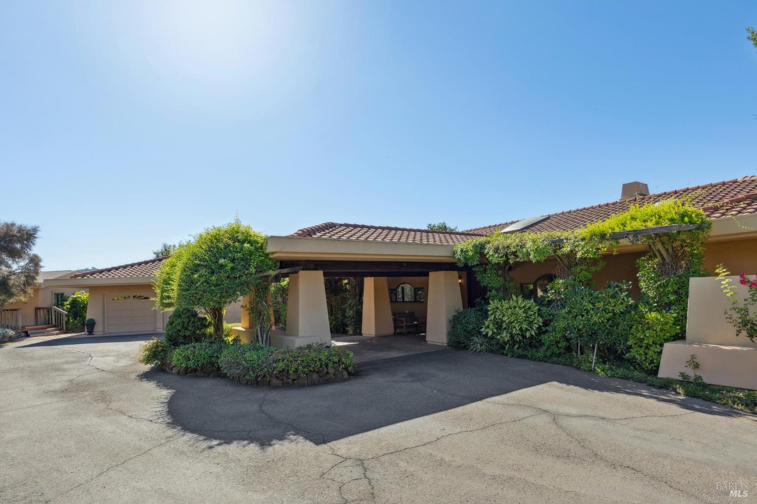 Detail Gallery Image 18 of 99 For 215 Kreuzer Ln, Napa,  CA 94559 - 5 Beds | 6/1 Baths