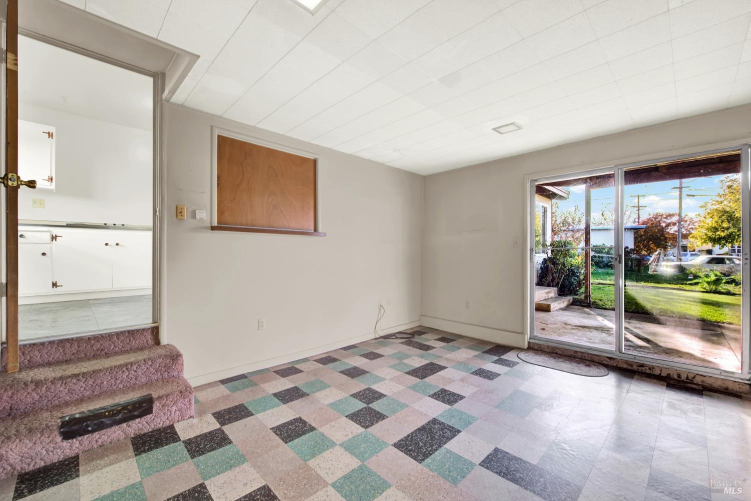 Detail Gallery Image 16 of 29 For 640 S Minahen St, Napa,  CA 94559 - 3 Beds | 2 Baths