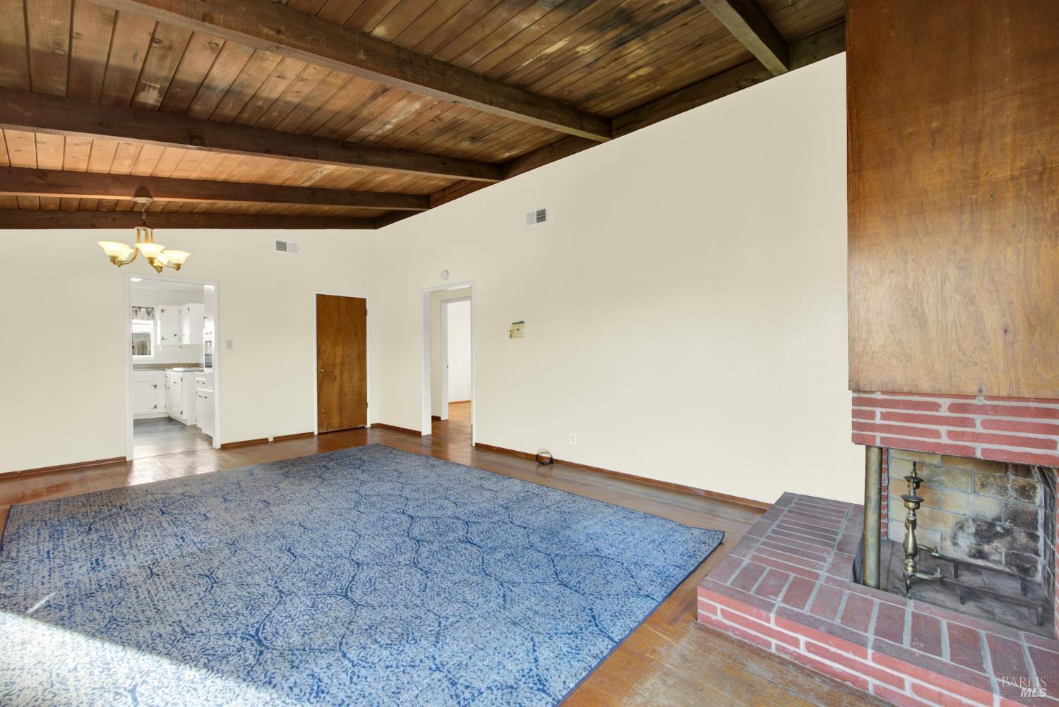 Detail Gallery Image 8 of 29 For 640 S Minahen St, Napa,  CA 94559 - 3 Beds | 2 Baths