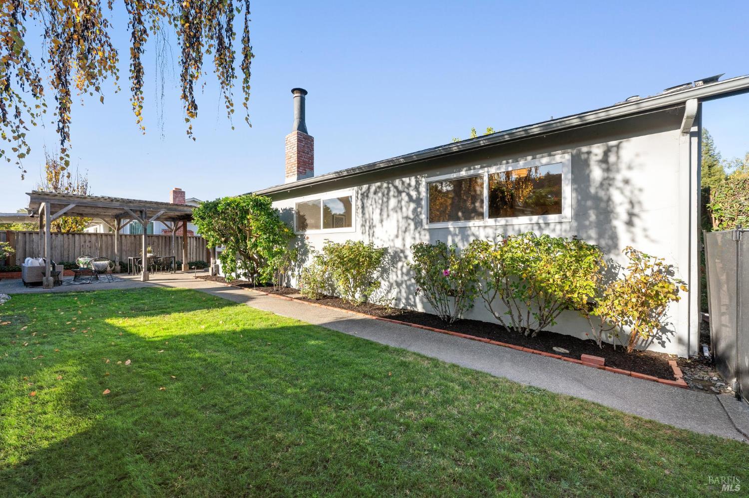 Detail Gallery Image 20 of 23 For 479 Calle De La Mesa Unkn, Novato,  CA 94949 - 4 Beds | 2 Baths