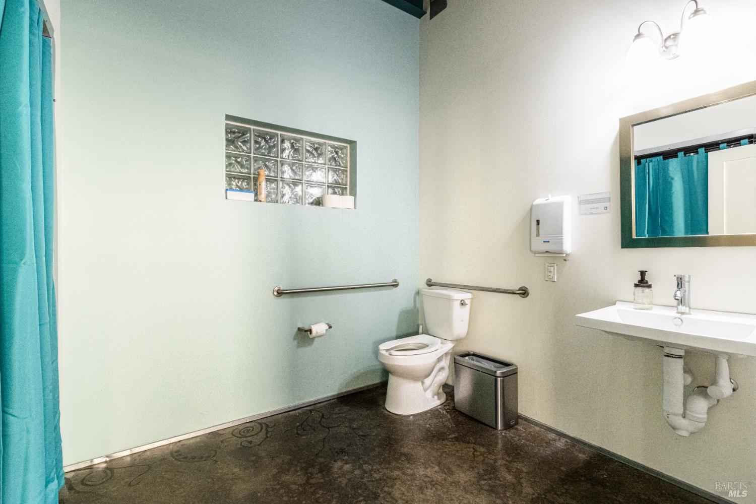 Detail Gallery Image 12 of 31 For 6940 Burnett St, Sebastopol,  CA 95472 - – Beds | – Baths