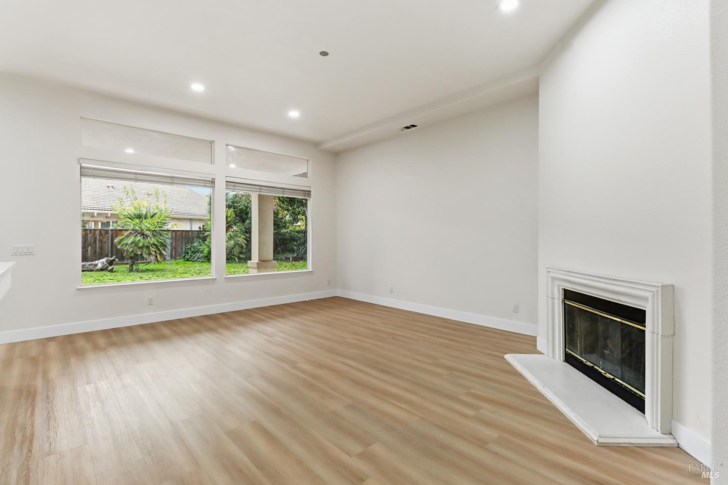 Detail Gallery Image 15 of 66 For 3650 Fullerton Ct, Fairfield,  CA 94533 - 4 Beds | 2/1 Baths