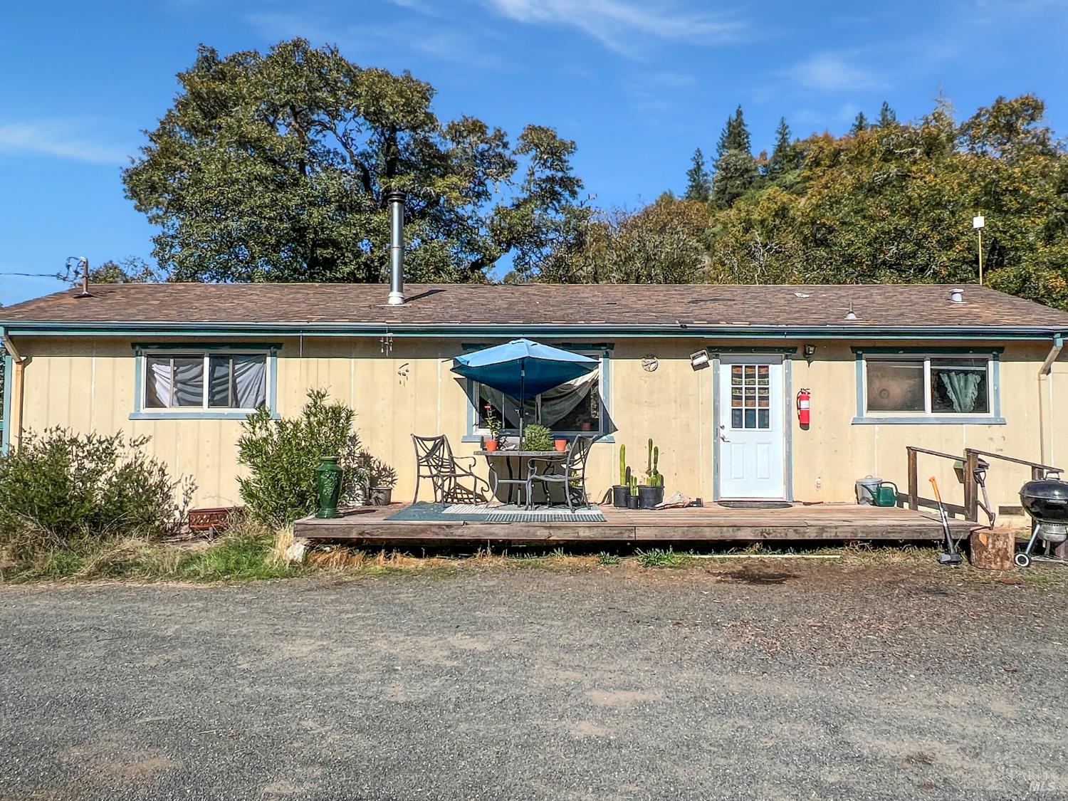 Detail Gallery Image 2 of 11 For 8600 Cave Creek Rd, Redwood Valley,  CA 95470 - 3 Beds | 2 Baths